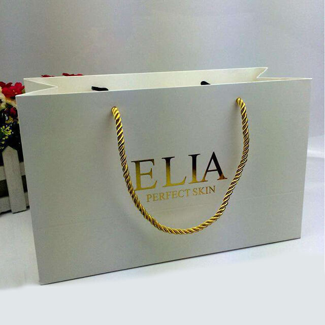 Logo spot uv varnished paper bag